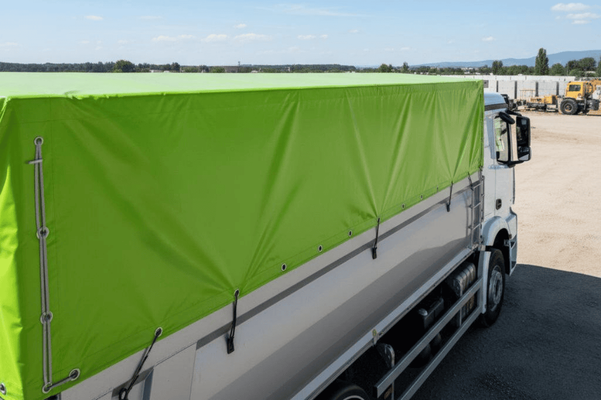 Bâche publicitaire personnalisée pour camion et remorque